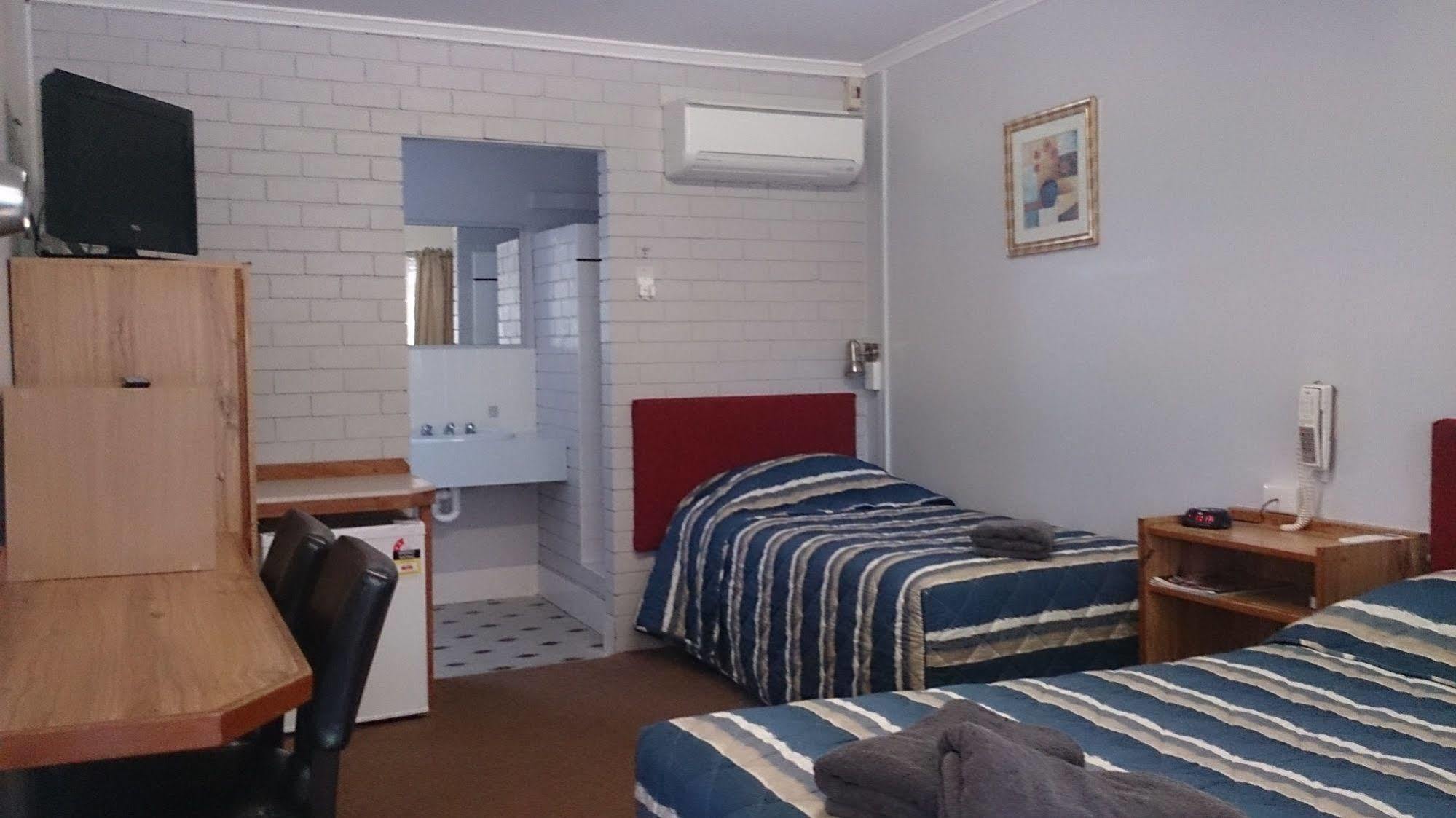 סטאנטהורפה Granite Belt Motel מראה חיצוני תמונה