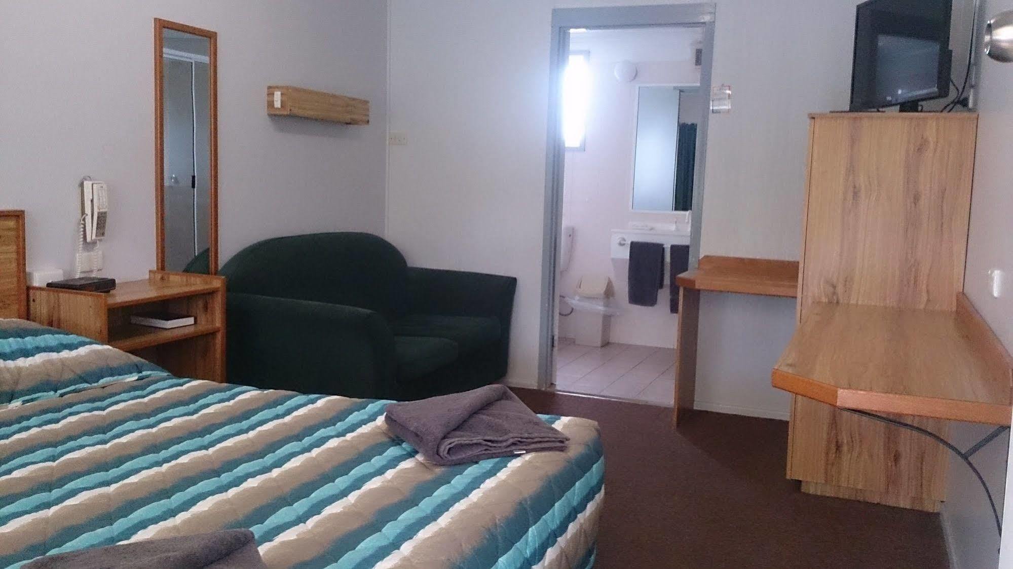 סטאנטהורפה Granite Belt Motel מראה חיצוני תמונה
