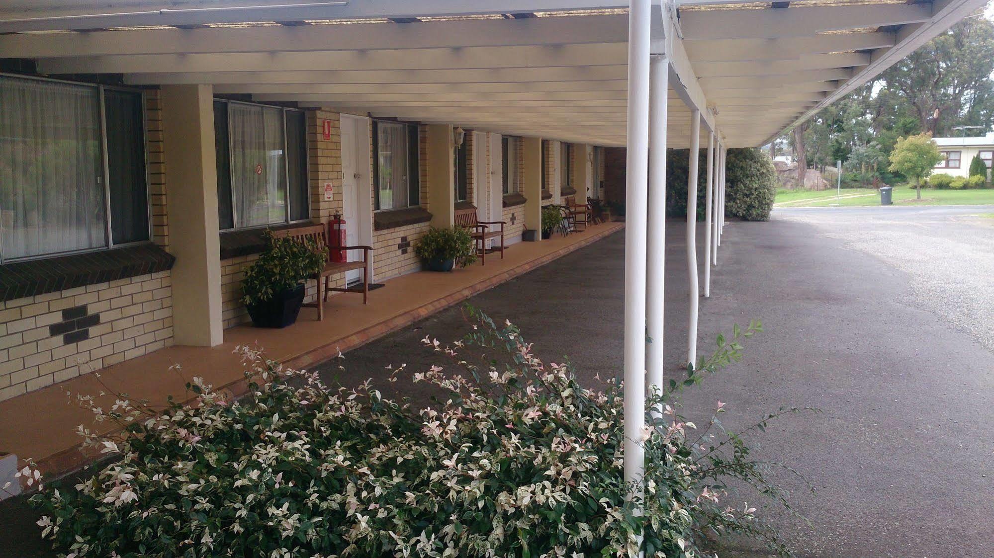 סטאנטהורפה Granite Belt Motel מראה חיצוני תמונה